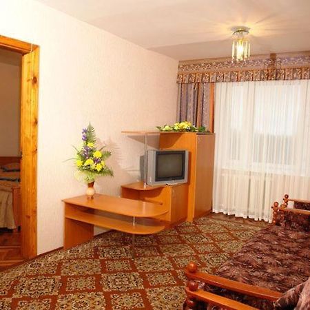 Profssoyuzny Hotel Tschernihiw Zimmer foto